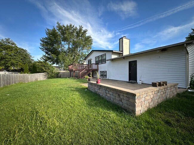 Building Photo - 2504 Brook Ln