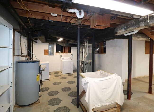 Building Photo - 2832 Monticello Dr