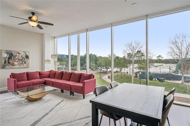 Building Photo - 151 E Washington St