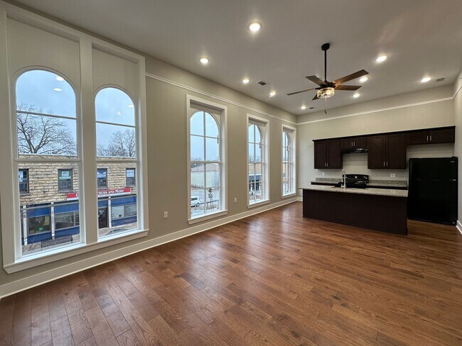 Building Photo - Top of the Line Apartments in Batesville