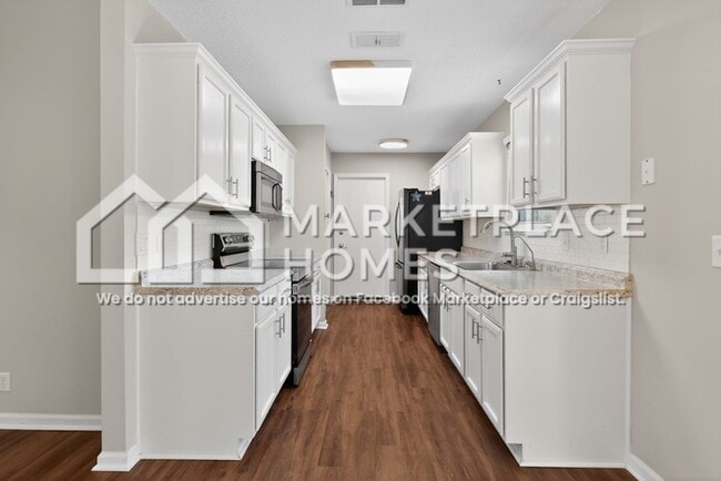 Building Photo - 114 Oak Ct