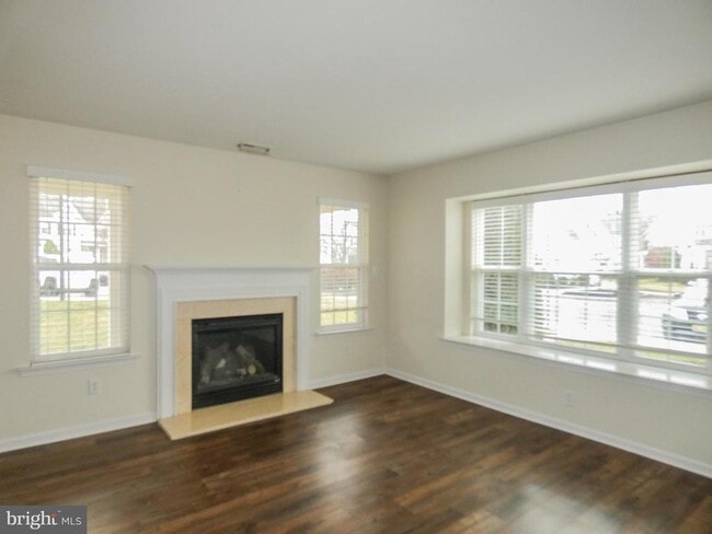 Building Photo - 2105 Lexington Mews