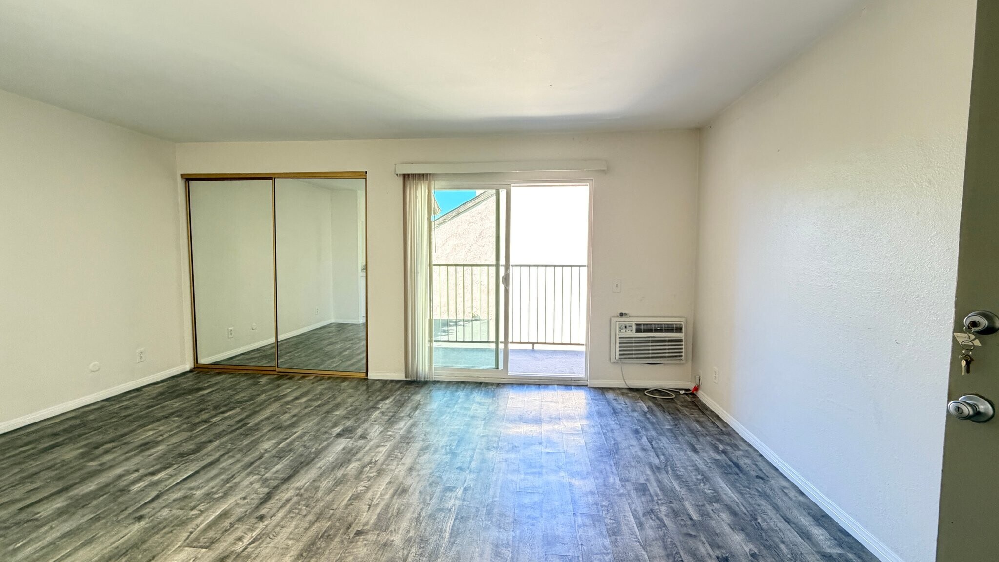 Building Photo - 5027 Guava Ave