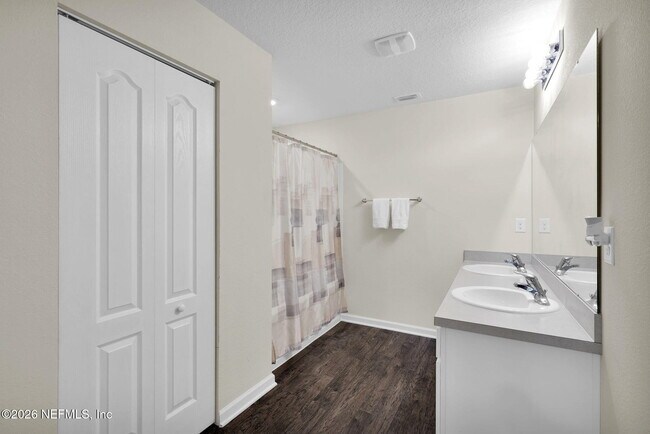 Building Photo - 65343 River Glen Pkwy