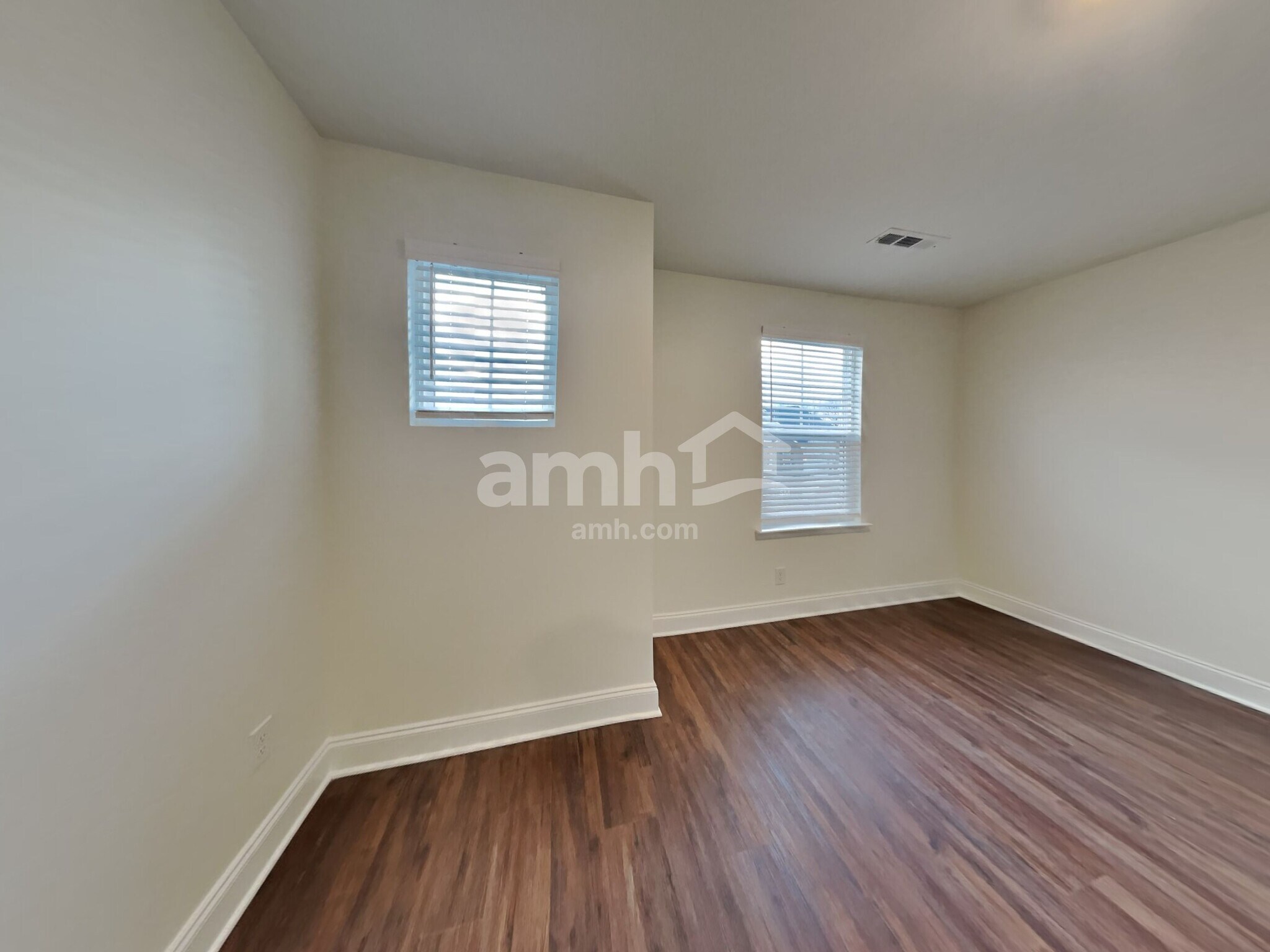 Building Photo - 130 Marin Dr