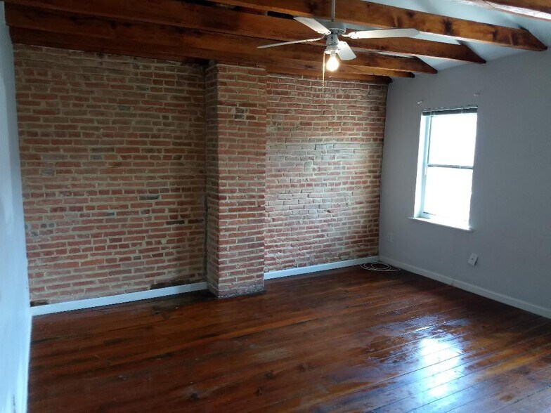 Living Room - 917 S Hanover St