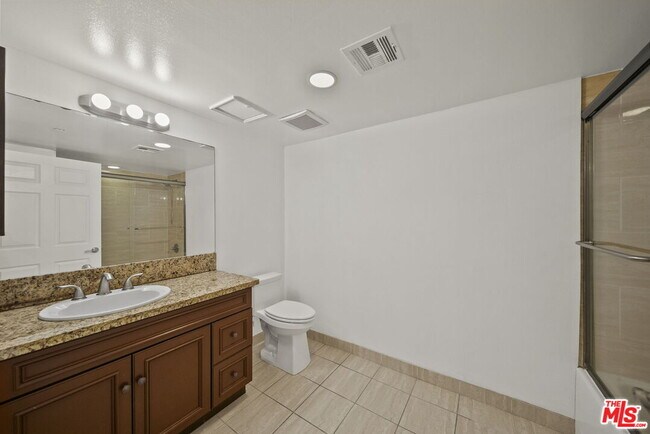 Building Photo - 5315 Bellingham Ave