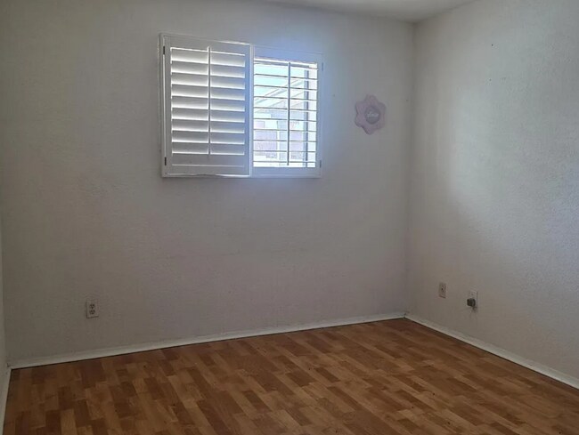 Building Photo - Spacious 4-Bedroom Home with Pool & RV Gate in Established Mesa Neighborhood