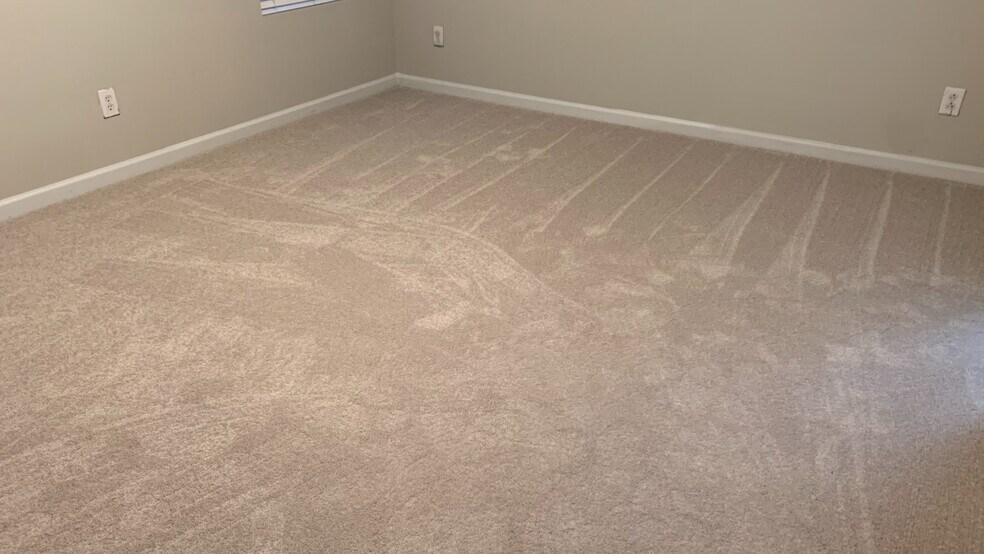 Building Photo - Room in Townhome on Plank Bridge Way