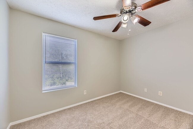 Building Photo - 5855 Monroe Crossing