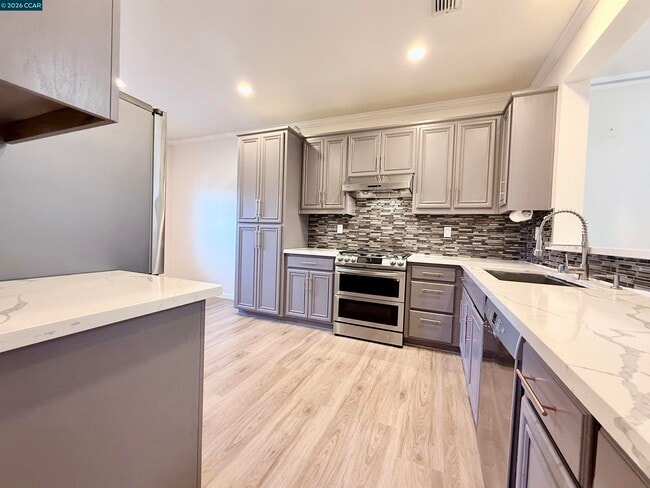 Building Photo - 4311 Pine Creek Cir