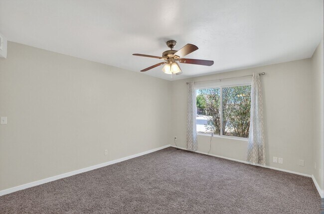 Building Photo - Modern Updated Tempe Townhome Near ASU & Downtown with Resort-Style Amenities