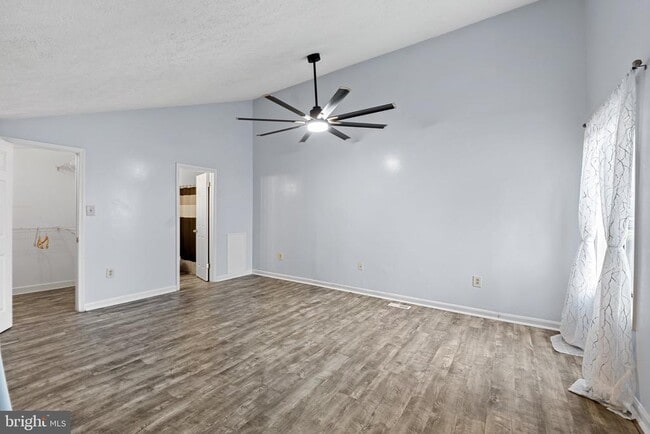 Building Photo - 33 Windbrooke Cir