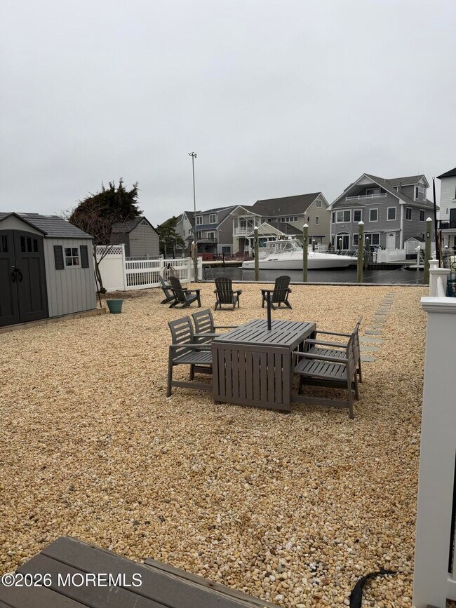 Building Photo - 410 8th Ave