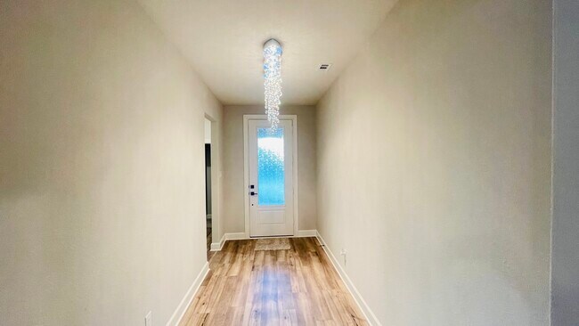 Building Photo - 2104 Hardwick Dr