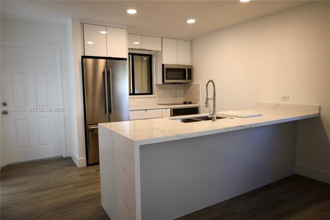 Building Photo - 2385 NE 171 St