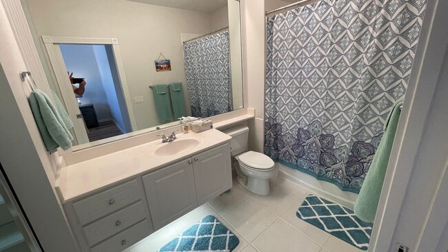 Building Photo - Furnished Short Term Rental