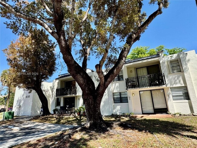 Building Photo - 3610 SW 114th Ave