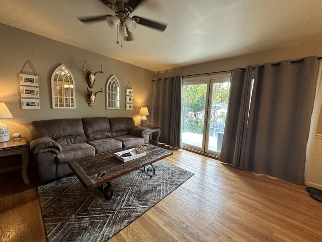 Building Photo - Bright Annandale Home with Screened Porch and Prime Access