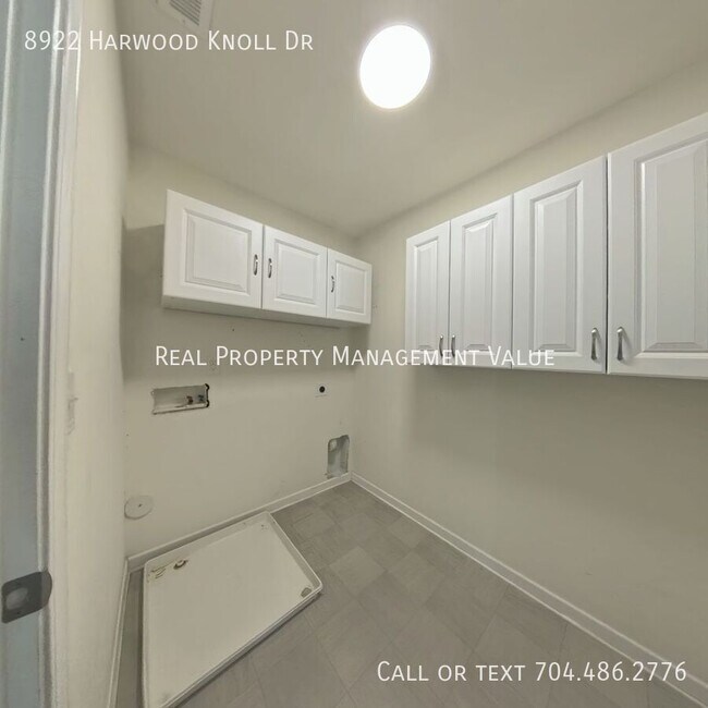 Building Photo - 8922 Harwood Knoll Dr