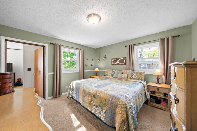 Building Photo - 3611 Bahama Dr