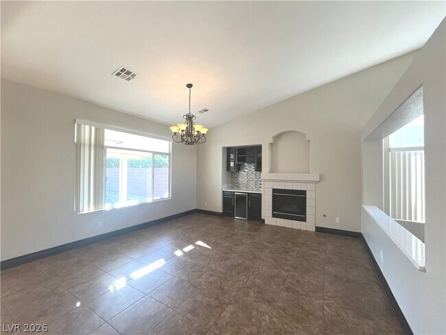 Building Photo - 1667 Tangerine Rose Dr