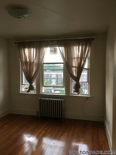 Primary Photo - 1638 Commonwealth Ave