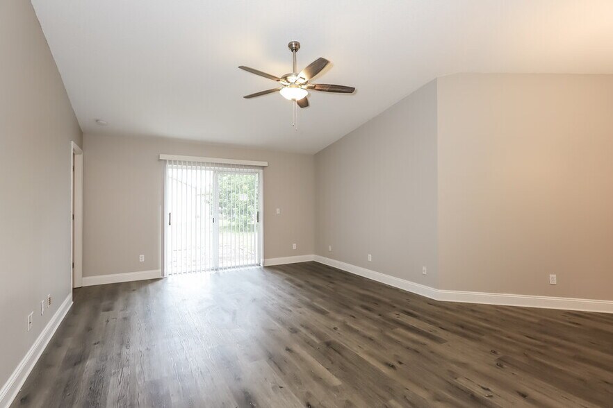 Building Photo - 12128 Buffington Ln
