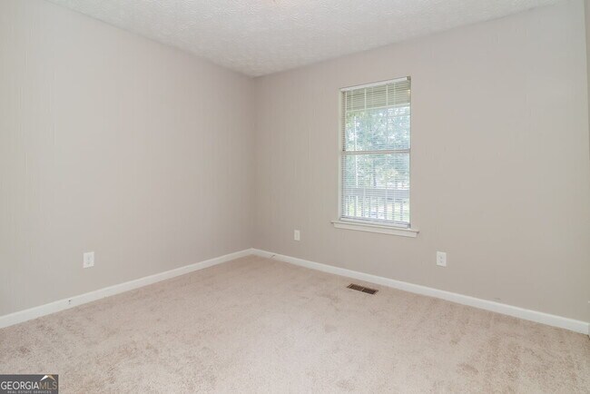 Building Photo - 71 Brooke Dr