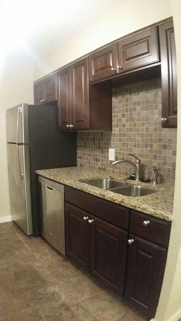 Building Photo - Beautiful one bedroom apartment close to N...