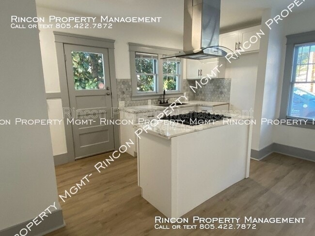 Building Photo - 656 Poli St