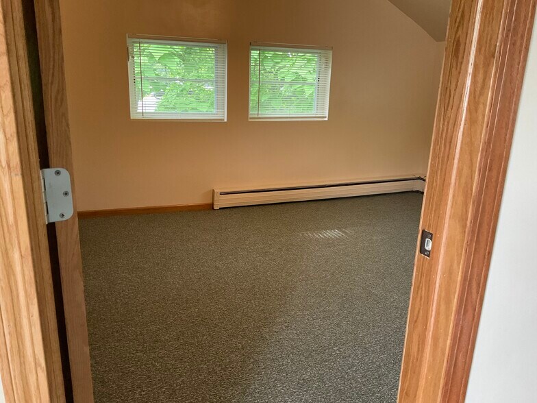 Bedroom - 2121 Cameron Ave