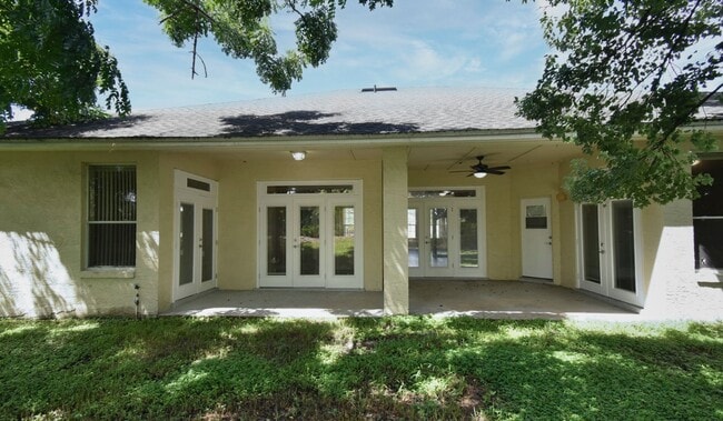 Building Photo - Lovely Remodeled 4/2 Home