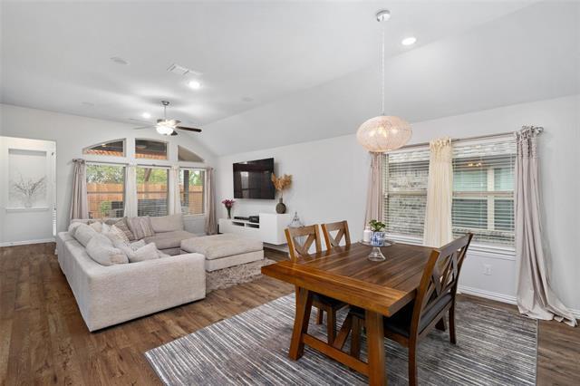 Building Photo - 2723 Willow Ln