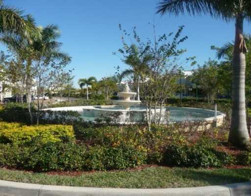 Building Photo - 1221 Lucaya Dr