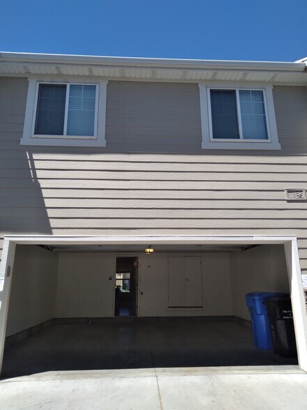 Building Photo - 245 W 1010 S