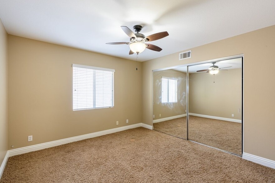 Building Photo - 8704 E Wiley Way