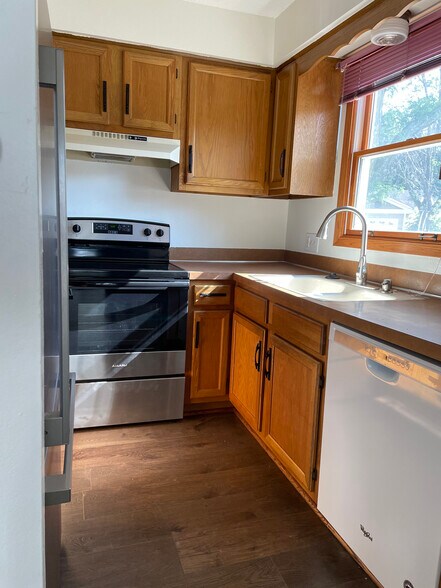 Building Photo - 1505 Little Bluestem Ct