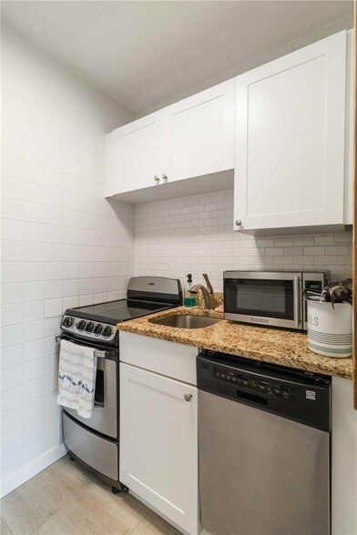 Building Photo - 3505 Longmeadow