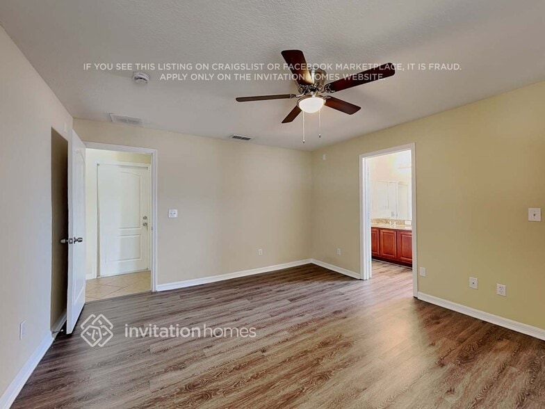 Building Photo - 9600 Saragossa St