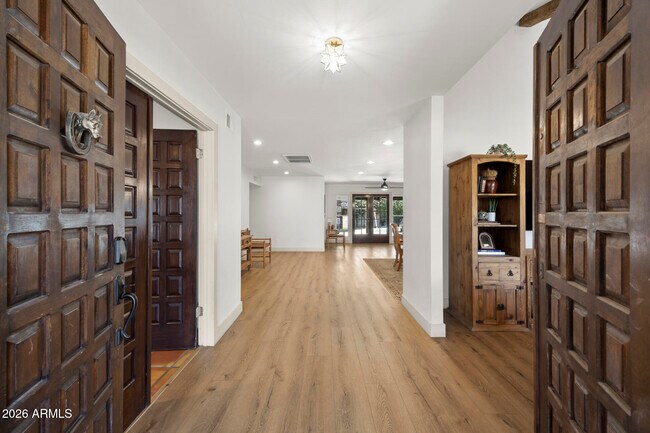 Building Photo - 5449 E Larkspur Dr
