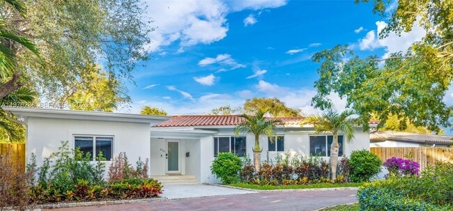 Building Photo - 535 NE 50th Terrace