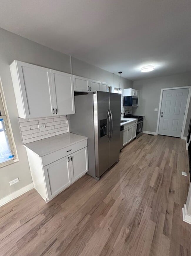 Building Photo - Clearing single family for rent