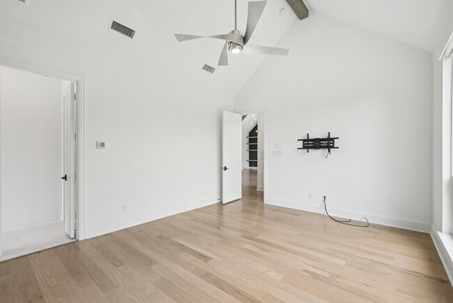 Building Photo - 1732 Dame Lori Ln