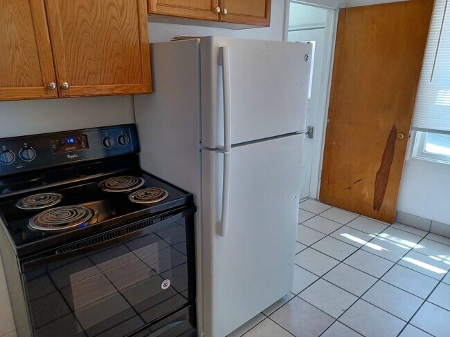 Building Photo - 1300 E Duplex