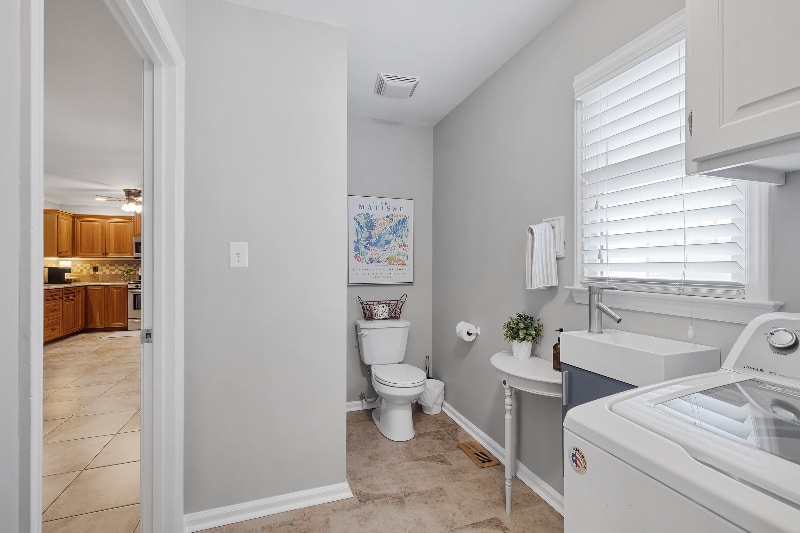 Building Photo - 1551 Decatur Dr