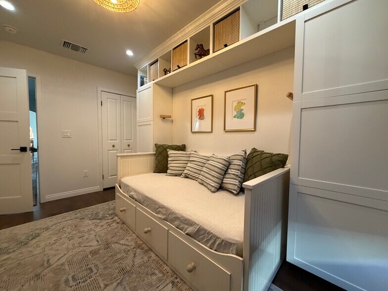 bedroom 2-office - 532 W 40th St