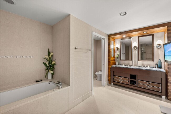 Building Photo - 6899 Collins Ave