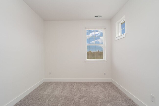 Building Photo - 725 Caraway Ln