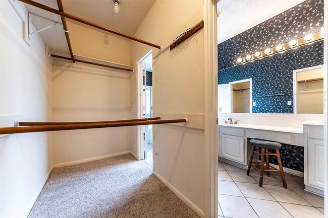 Building Photo - 2608 Leroy St